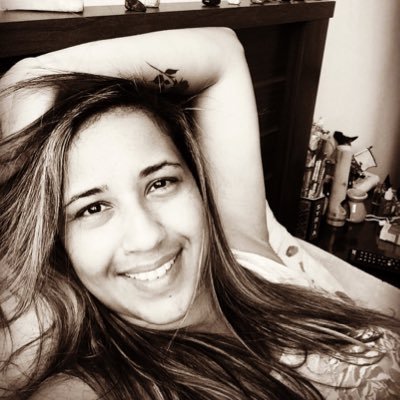 Carioca da gema, geminiana e apaixonada por maquiagem e afins!!!
