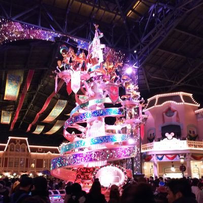 r80sArQHiWJpoe4's profile picture. 