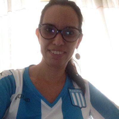 Argentina. Mama de Cata. Hincha de Racing. Malisima. Queen y Los Piojos un solo ❤️