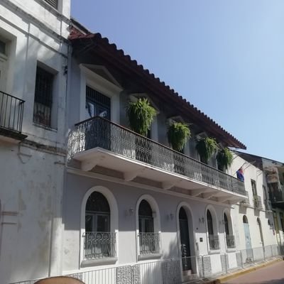 marielle66's profile picture. Traductora, Interprete pública autorizada de Ingles-Español , traductora francés- inglés, francés español