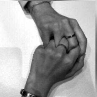 YXfAvapNS85dyHy's profile picture. 