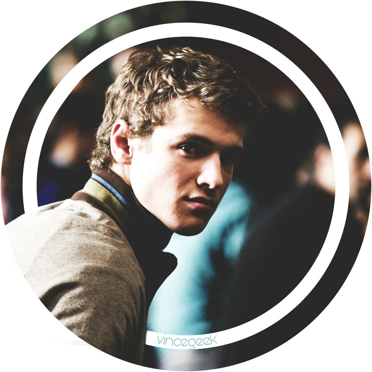 ⠀
⠀⠀⠀⠀⠀⠀“Wʜᴀᴛ ɪs ᴛʜɪs I'ᴍ ᴇᴀᴛɪɴɢ, ʙʏ ᴛʜᴇ ᴡᴀʏ?”
⌇ HARRY POTTER ⌇ CROSSOVERS & OCS WELCOME ⌇ FC: FREDDIE STROMA ⌇ PORTRAYED BY #MᴄFʟʏ ⌇