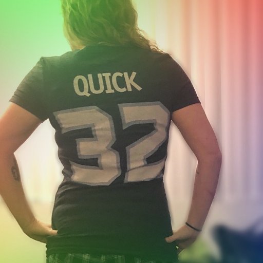 rainingcali's profile picture. Overachieving Aunt, B*tch and Friend