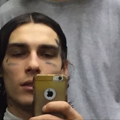 erwannrp's profile picture. i try to make them sad so they fall in love w me