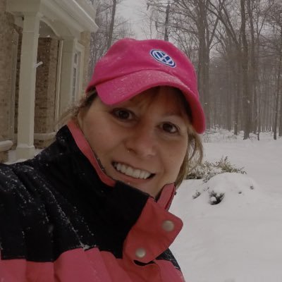 Technology, sports, photography and Vizsla enthusiast.