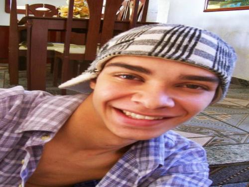 Quem se define, se limita.
