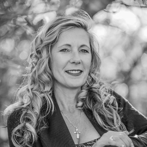 Love Coach & Matchmaker. I have a passion for helping men and women enjoy happier, healthier romantic relationships. 
Live to Love!