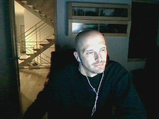 drawsinned's profile picture. 