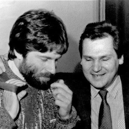 1989. Zarządzamy przez kukiełki.
Niech żyje Bolkoland i Ciecia eRPe!
Podpisano:
C.Kiszczak
