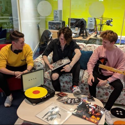 Ay up! This is The Music Vox, a podcast dedicated to all things music! Check us out and send us hot takes, discussion topics or music suggestions!