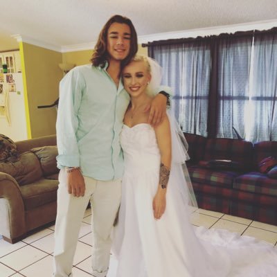 dustinhelms03's profile picture. snapchat// dustin_helms02