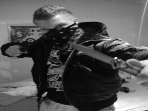 Junger Talentierter Rapper aus Herford der es Faustdick hinter den Ohren hat!