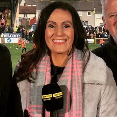 Former Captain @scotlandNT⚽️ Ex @arsenal 🏆 current broadcaster @BBCSportScot @BBCSportscene🎧 mum of 3💖💖💖PE teacher👩‍🏫