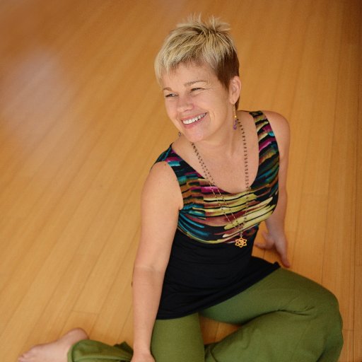 International Nia Education Trainer. Playfully thrives on sharing the Joy of movement since 1981.  I invite you to dance with me!