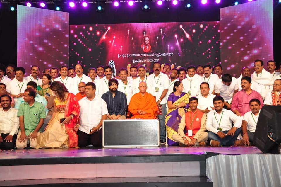 ambrishGowda8's profile picture. I am a cool guy