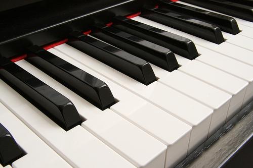 Ich bin die Motte, 15 Jahre alt und ich liebe Musik. Ich liebe Englisch :D