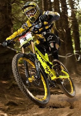 q4JSyNTyFszCWJA's profile picture. 