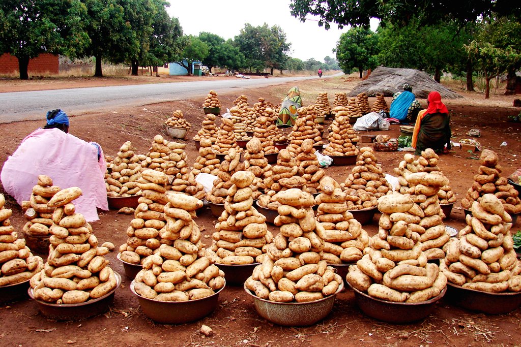 Soyons critiques et Consommons Camerounais pour renforcer notre économie.