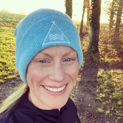 Resilience through adventure. Psychologist | coach | snowboarder | surfer| Host of The Everyday Adventure Podcast 🏄♀️