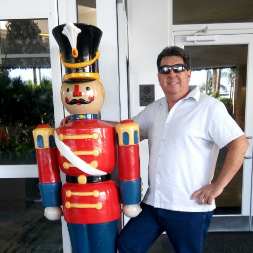 Native Floridian who enjoys all types of Florida attractions
and promoting tourism statewide. Founder & owner of ClearGrafx Printing & Copy Center since 2001🤠