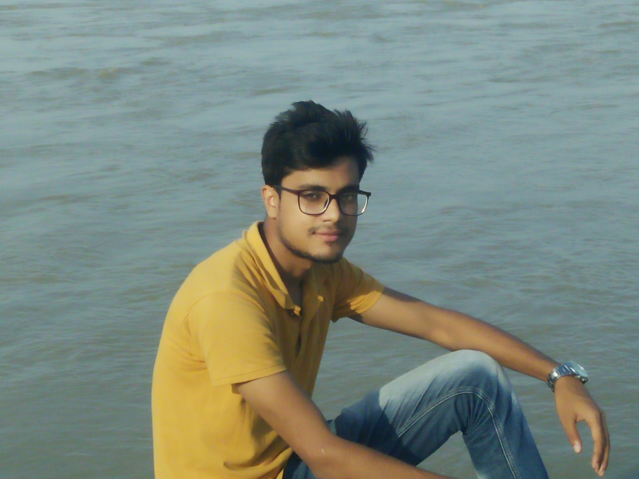 rayhanreza11's profile picture. 