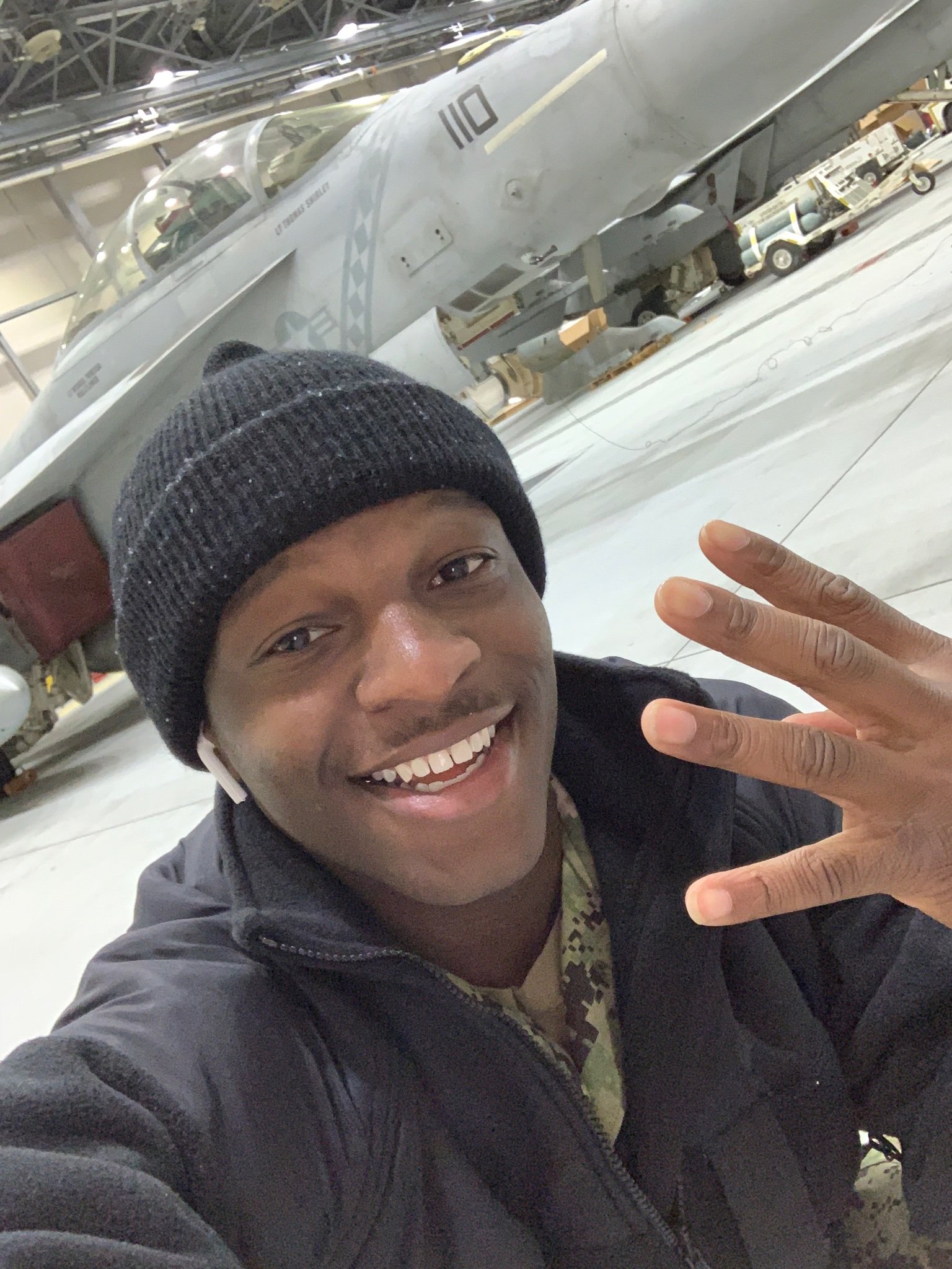 JemaroDHoward's profile picture. I like to sleep, eat , and play sports