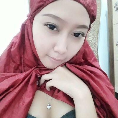 suka kesenangan dengan wanita berhijab seksi toket gede. 
gua laki No gay.
buat cewe yg cari kenikmatan dm aja, privasi aman