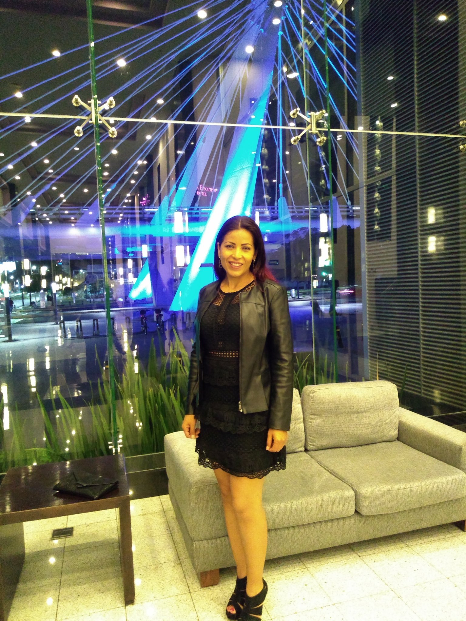 MillianAlexa's profile picture. Awakened Person.      Sólo observo las locuras de los demás #Bitcoin