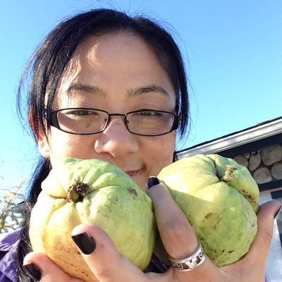 Hello! My name is Yuzu (pronounces almost like “You zoo”) I am Japanese native, tech professional in Hollywood. 日本語は@chiemikanekoまで。よろしくお願いします。