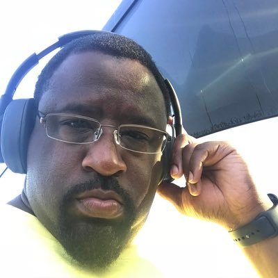 asheyknuckles's profile picture. Who am I? #mixandmaster of audio, #producer, writer, thinker, lover of 🎶 & how to make it sound good. #husband #father & just a good man