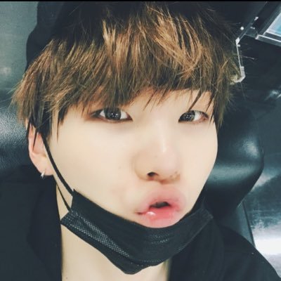 VKNRjx2jk8JPRgG's profile picture. army