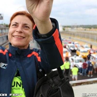 Amiga de mis amigos, apasionada del motor en general y de Hyundai en particular. Responsable del Club Hyundai España y Hyundai Competición. Organizadora Hyundai