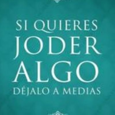 Moda es todo lo que nos rodea,vestuario,alimentos,vehículos,política, musica... es el universo frente a nuestros ojos... Y le jodemos la vida a quien d papaya