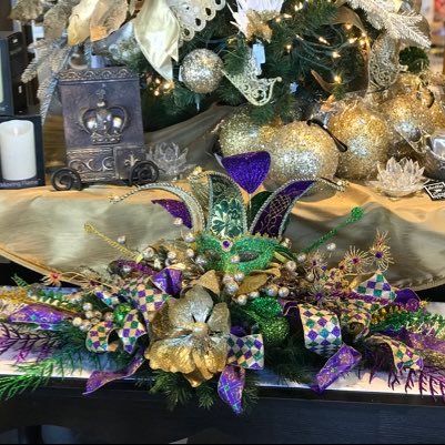 Unique gifts for all occasions, many of which are South Louisiana themed. Custom made seasonal wreaths & garlands. Free gift wrapping & local delivery.