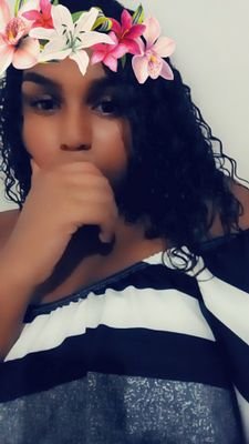 Não deixe que as pessoas te façam desistir daquilo que você mais quer na vida. Acredite,Lute, Conquiste. E acima de tudo, seja feliz.♡
