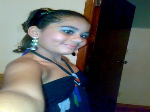 HAHAH' se feez o twitter com intençaoõ de falar com famosos danço neah?' poisé eu tbm cai nessa , poor isso so to aki pra faze amizade :D' ~TOOOSCO'~tdo isso!