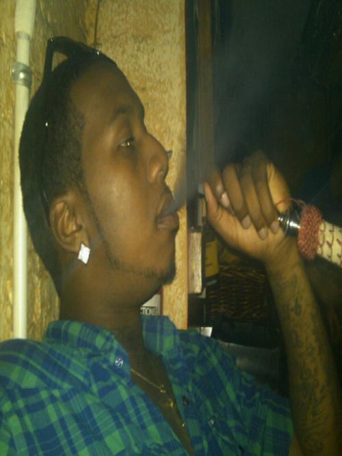 shellZtAttedUpd's profile picture. if yu knew betta yu'd do betta!!