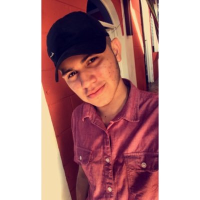 Ayudo a las personas a construir su negocio en internet y ganar mucho #dinero. Visita mi enlace y aprende a generar tus primeros $700 ❤️