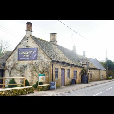 Family and food focused Oxfordshire pub on the edge of the Cotswolds a short walk from Burford in Fulbrook