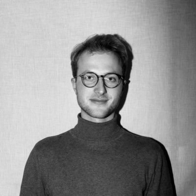 schreibe @zeitonline @SZ @ZDFlondon, gelernt @DJSde | mag Kurioses und Kleinigkeiten
