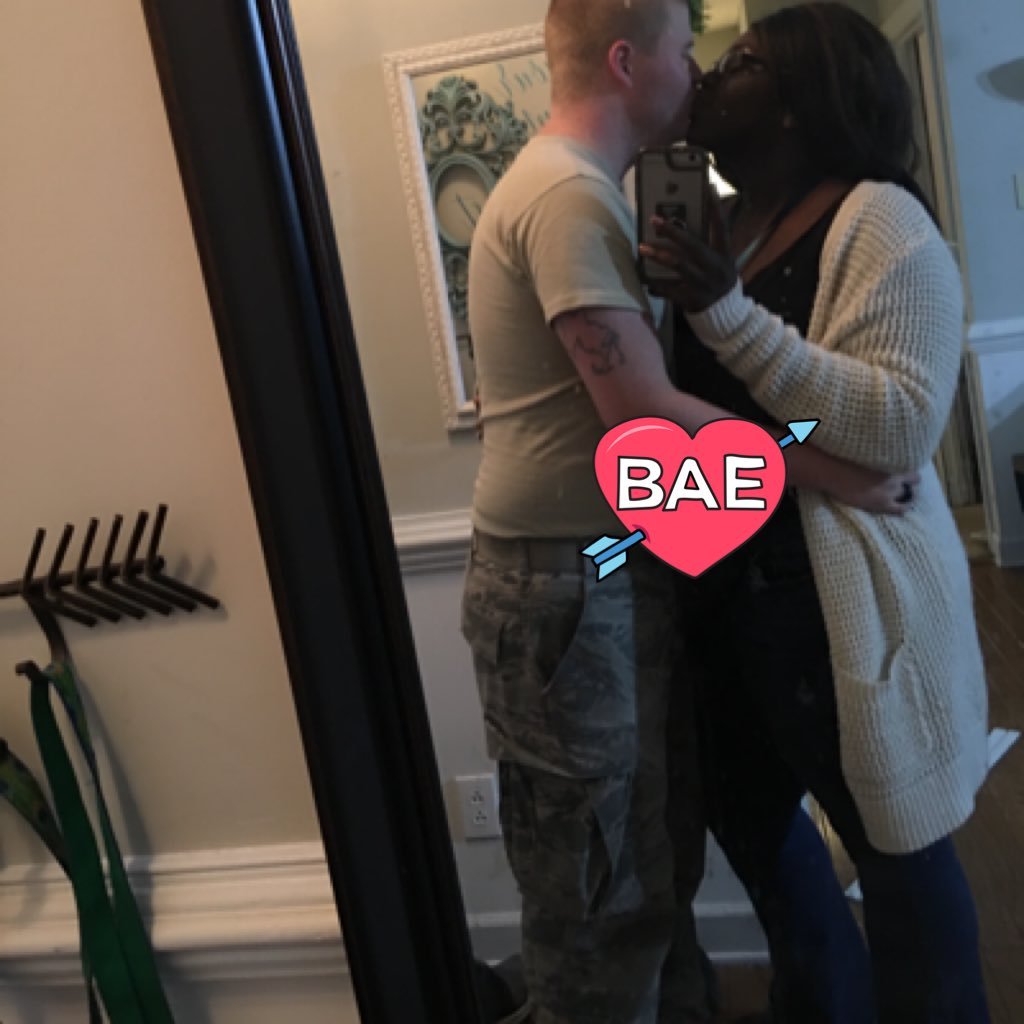Married👸🏿✨22 years old ✨follow me i guess 🤷🏿♀️🇱🇷 #blackgirlswhocode #spoonie *avi and header are me*