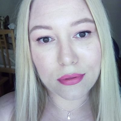 hebdon_selina's profile picture. Fat girl shaped like an apple, cat lover, cannabis enthusiast, surviver of domestic violence and abuse.
PTSD, Fibromyalgia and Ehlers Danlos syndrome warrior.