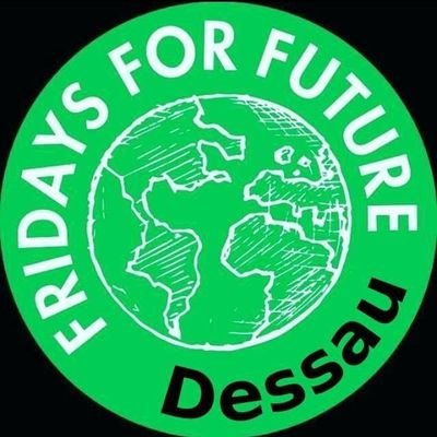 FFF-Ortsgruppe Dessau.
Wir stehen für einen sozial-ökologisch gerechten Klimaschutz.
Für eine Umwelt- und Fahrradstadt Dessau-Roßlau!