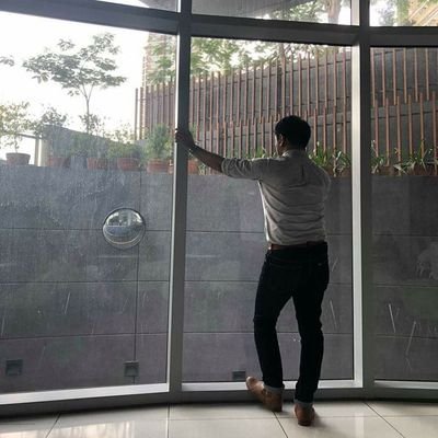 viclayug's profile picture. Simultaneously enchanted and repelled by the inexhaustible variety of life.