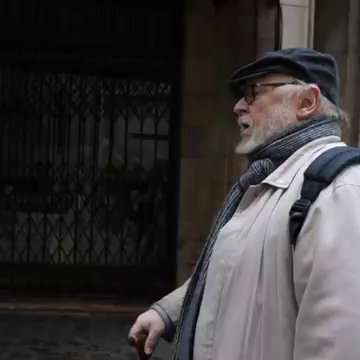 retraité indigné ▼ je bloque les cons les dépourvus d'humour et les racistes Poète, Sous mes doigts de bois sec (éd Spinelle)