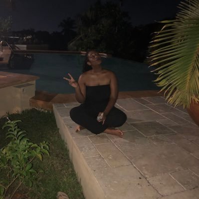 llayahsammi's profile picture. Med student #knmu  🇯🇲