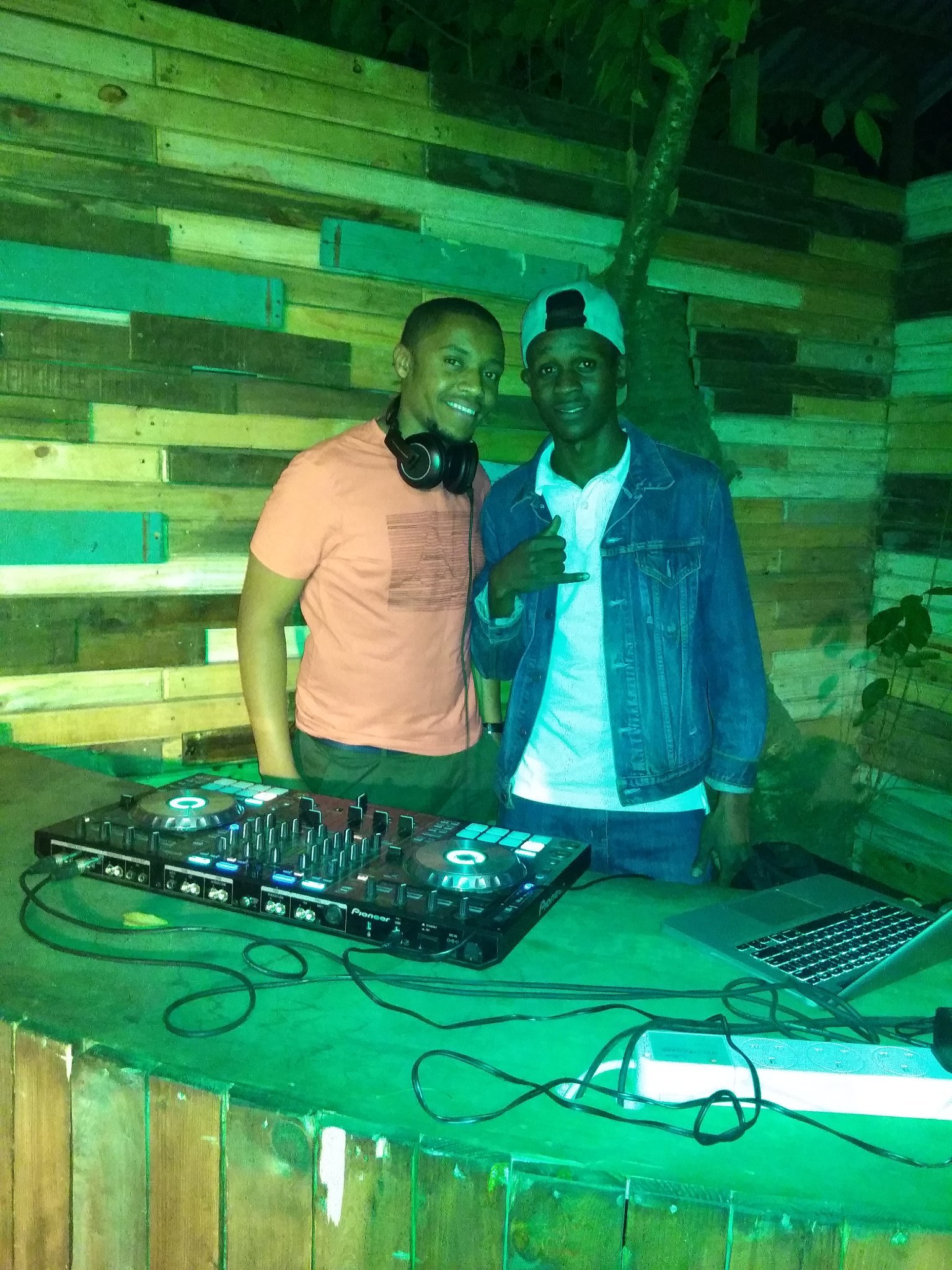 DjLeeTheOne1's profile picture. Hood Driven Mix Vibes...