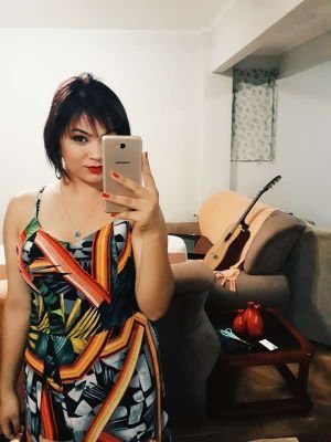 KarenSaory's profile picture. Karen Saory 
21years 
Penapolis SP
" Delicadamente caótica "🖤