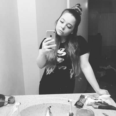 half_bak3dd's profile picture. 25 | Positive Vibes ✌️|