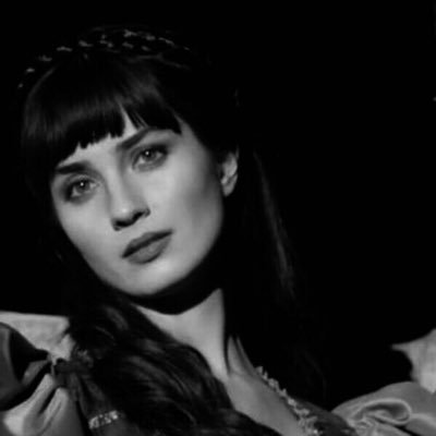 AyruzF's profile picture. ﮼هنا﮼أكتب ﮼وأغرد ﮼بلآقيود 🖤🎶 ﮼تغريداتي ﮼بالمفضله ⭐️
